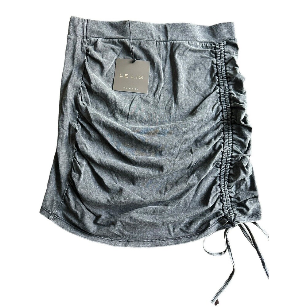 NWT LE LIS Brand Size Medium Charcoal Gray Lightweight Stretchy Mini Skirt #J1-5